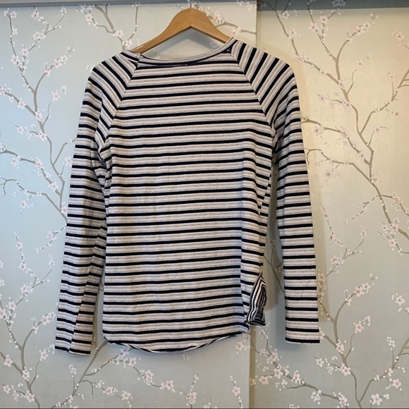 ANTHROPOLOGIE Knit Striped Navy Grey Top Small EUC long sleeve Anthropologie - Picture 4 of 8